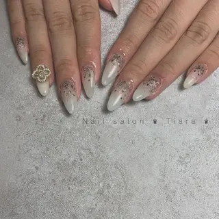 ネイル Tiara♛ティアラ 山口くるみのネイルデザイン
