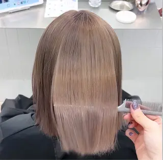 ミディアム カラー ハイトーン🐆 うる艶カラー🎀のヘアスタイル