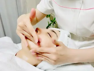 ニキビ・ 肌荒れ専門店のエステ・リラクイメージ