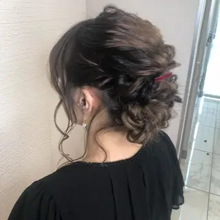 ロング ヘアアレンジ 赤阪 優奈のヘアスタイル