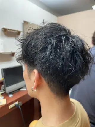 パーマ メンズ ルキ🌈ブリーチカラ ー&メンズパーマ🦄のヘアスタイル