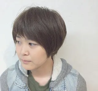 ショート カラー 透明感ハイライト◎ 伊藤夏海のヘアスタイル