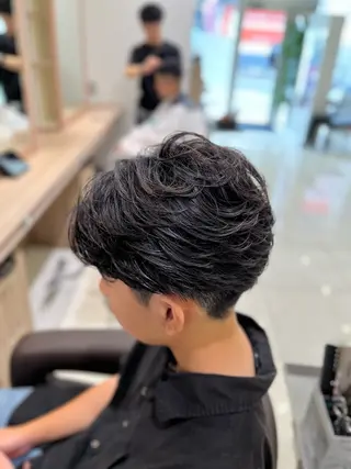 パーマ メンズ 【メンズパーマ✨️ フェザーパーマ】岩城のヘアスタイル