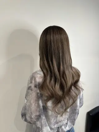 ロング TOMOMI /フロレゾンのヘアスタイル