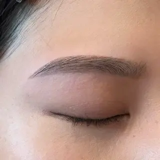 アイブロウ nail&eyelash Nina 代官山店所属・緒方 海妃のマツエク・マツパデザイン