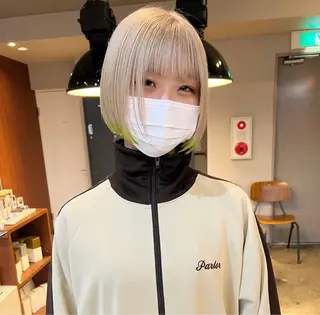 セミロング ミルクティーベージュ outaのヘアスタイル