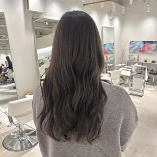 ロング カラー 林 咲弥那のヘアスタイル