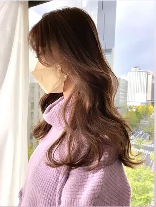ロング AHNKISM所属・トレンドレイヤー/ 透明感カラーのヘアスタイル