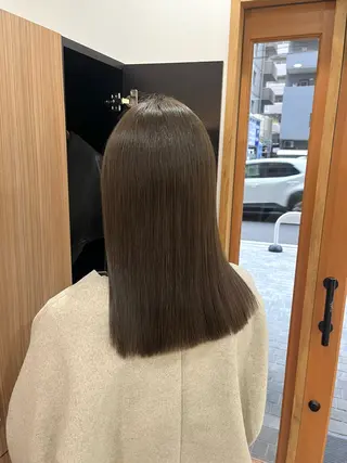 ミディアム カラー 西田 歩果のヘアスタイル