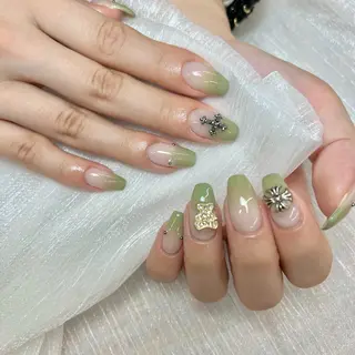 ネイル Tagi 銀座所属・Tagi Nail 銀座店のネイルデザイン