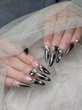 ネイル Maggie Nail🦩のネイルデザイン