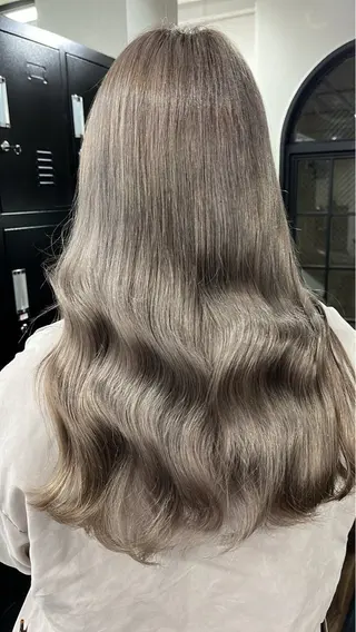 ロング カラー🌈/カット /栄/misa👻のヘアスタイル