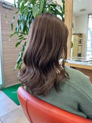 セミロング カラー ブルームーン所属・モリタ ミツキのヘアスタイル
