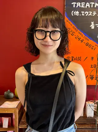 ミディアム パーマ 小日向 沙織のヘアスタイル