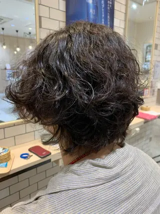 ショート パーマ メンズ 遊佐 瑞紀のヘアスタイル