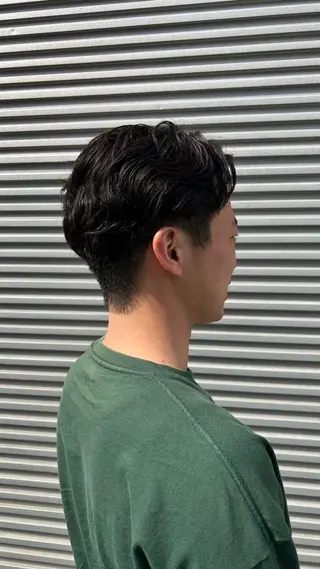 パーマ メンズ ☘️折戸結菜☘️ ハイトーンカラーのヘアスタイル