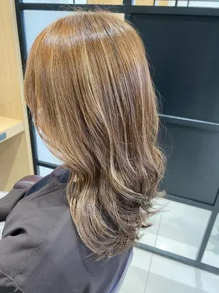 セミロング ヤマグチ ナツキのヘアスタイル