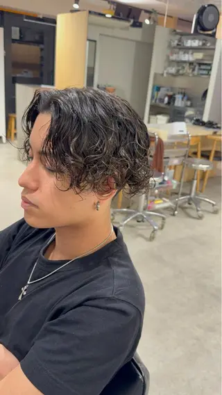 パーマ メンズ 新谷 來のヘアスタイル