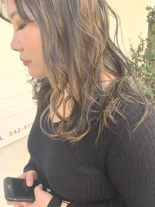 セミロング ハニーバイ コードのヘアスタイル