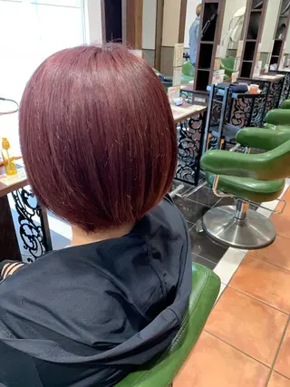 ショート カラーリスト菅澤 岳のヘアスタイル