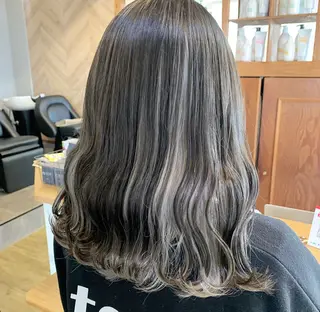 ミディアム カラー regalo Acari🍎のヘアスタイル