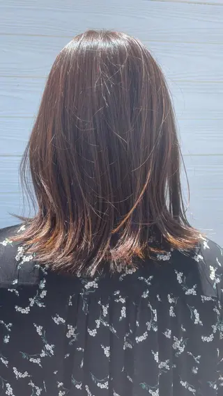 セミロング ビヨウシツトリコ よねたにみなのヘアスタイル