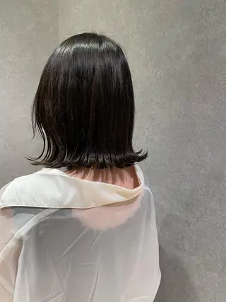ミディアム 切りっぱなしボブ/ 蒲生四丁目/伊藤瑠唯のヘアスタイル