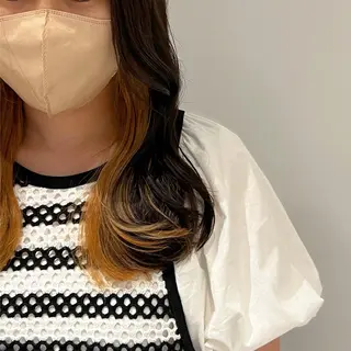 ロング カラー 浦﨑 笑美里のヘアスタイル