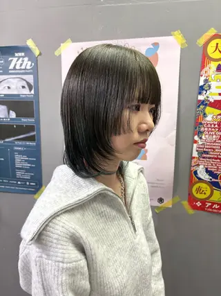 ミディアム 青木 妃代梨のヘアスタイル