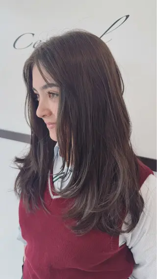 ミディアム 美優🐩/ ハイトーン/栄のヘアスタイル