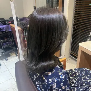 セミロング カラー 吉田 美優のヘアスタイル