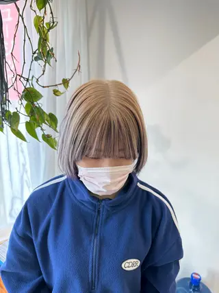 ショート カラー 川上 彩夏のヘアスタイル