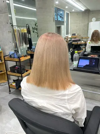 ミディアム カラー Welring hair salon所属・Runa/大人 かわいいハイトーンのヘアスタイル