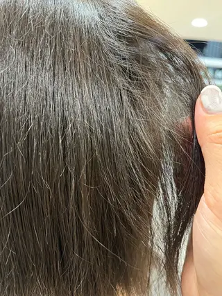 ミディアム カラー 伊藤 ゆいなのヘアスタイル