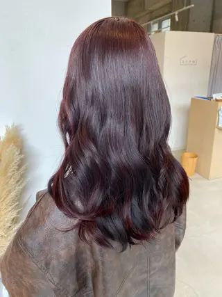 セミロング 十文字 玲音のヘアスタイル