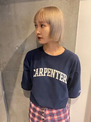 ショート カラー 室谷 侑奈のヘアスタイル