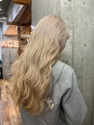 ロング カラー 透明感/ブリーチ/ 髪質改善💛miuのヘアスタイル