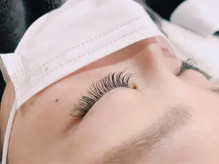 マツエク・マツパ RADnoel 梅田茶屋町のヘアスタイル