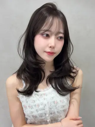 ミディアム カラー ヘアアレンジ ふみか🎀 ベージュカラーのヘアスタイル