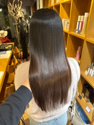 セミロング afloatkobe所属・美髪/髪質改善 川口凌弥のヘアスタイル