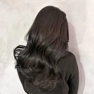 ロング 谷 亜澄のヘアスタイル