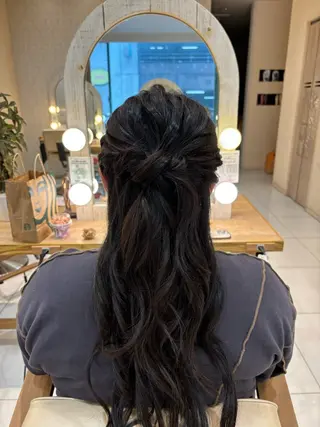 ロング ヘアアレンジ 暖色カラー/ブリーチ なしカラー/艶カラーのヘアスタイル