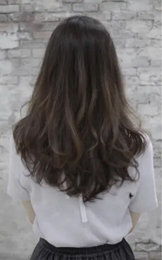 ロング ヘアアレンジ 品田 真里のヘアスタイル