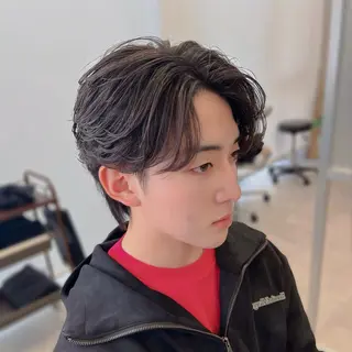 ミディアム メンズ フェザー/ゆるふわ パーマ/鐘ヶ江 航青のヘアスタイル