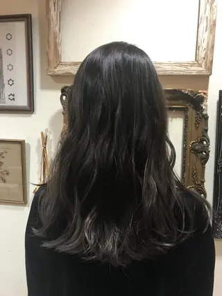 ミディアム カラー 難波 茜のヘアスタイル