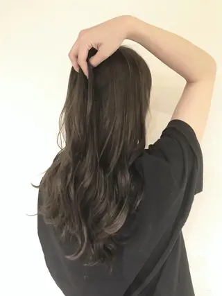 ロング カラー 野崎 ひかりのヘアスタイル