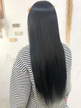 ロング カラー 佐々木 有彩のヘアスタイル