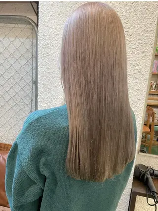 ロング カラー 坂田 友梨奈のヘアスタイル