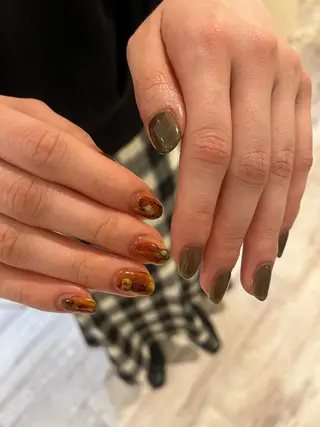 ネイル une／YUKINA 🫧大人nuanceのネイルデザイン