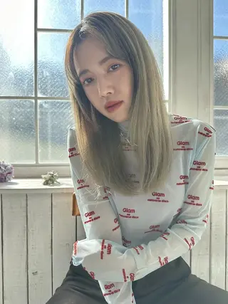 カラー セミロング ルシードスタイル REVEのヘアスタイル